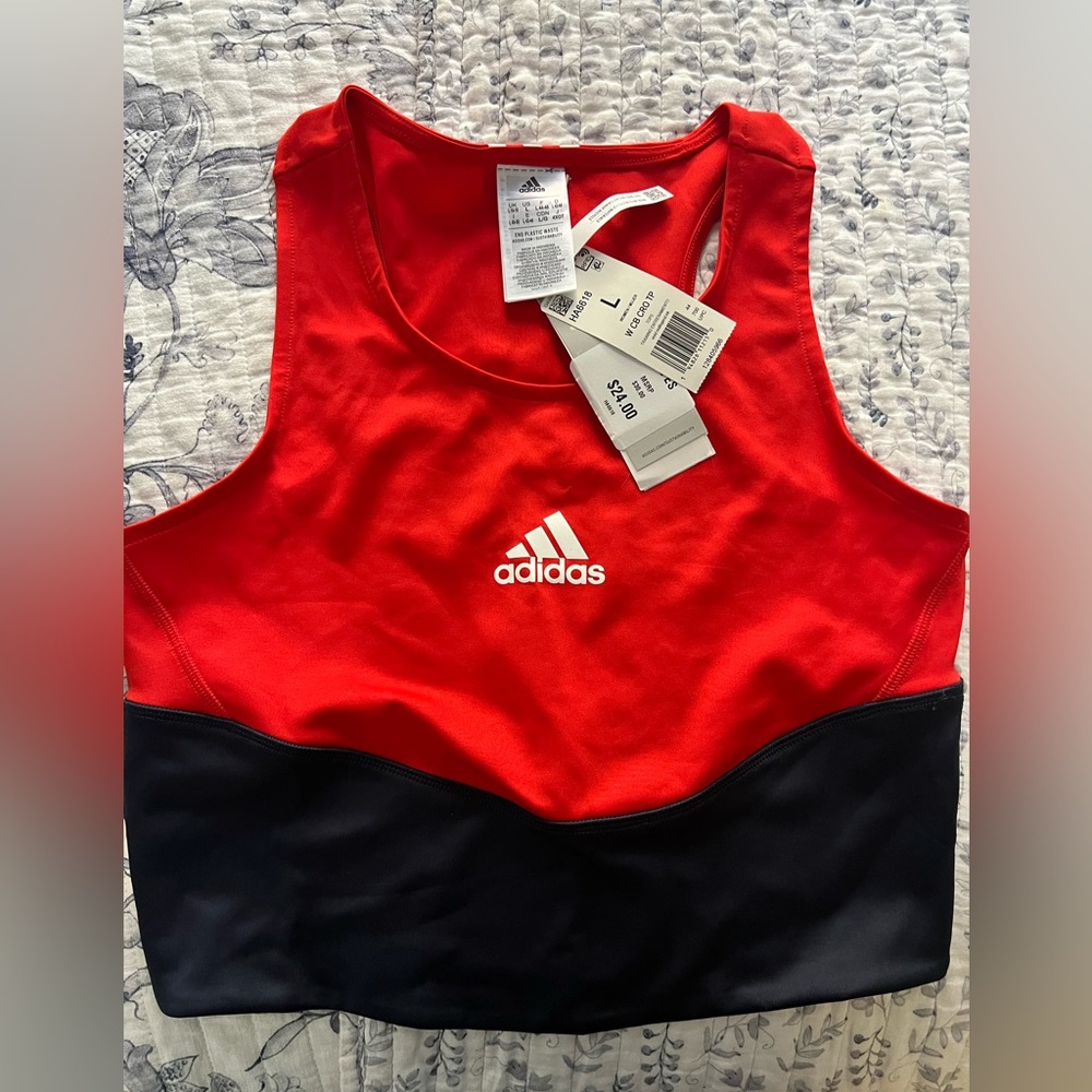 Cropped sports bra